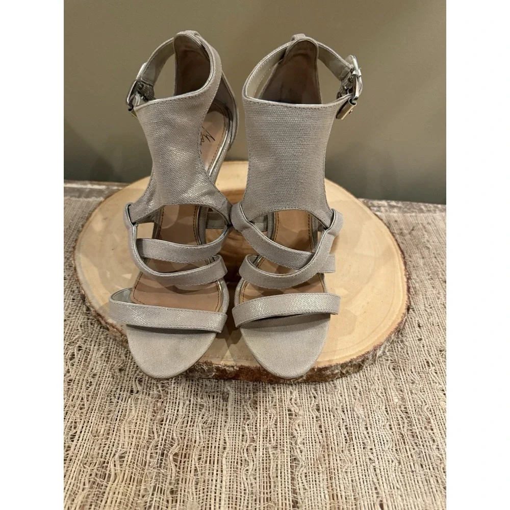 MARK & JAMES by BADGLEY MISCHKA Shimmer Beige Cross Strappy Stiletto Heels Sz-10